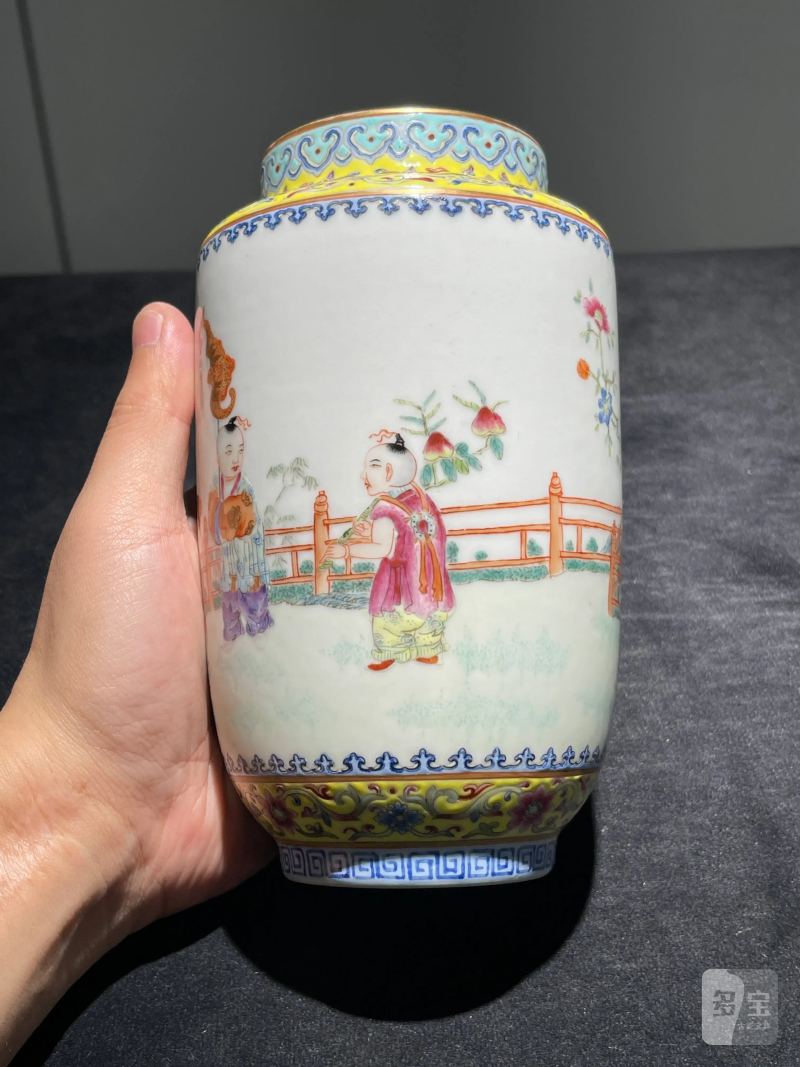 民国 粉彩婴戏纹盖瓶 - 图3